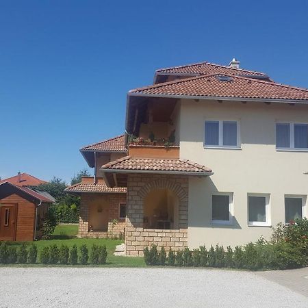 קסזטלי Mediterrania Apartment מראה חיצוני תמונה