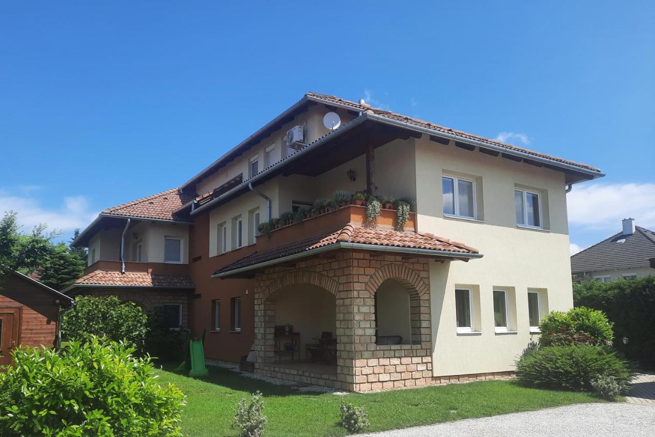 קסזטלי Mediterrania Apartment מראה חיצוני תמונה